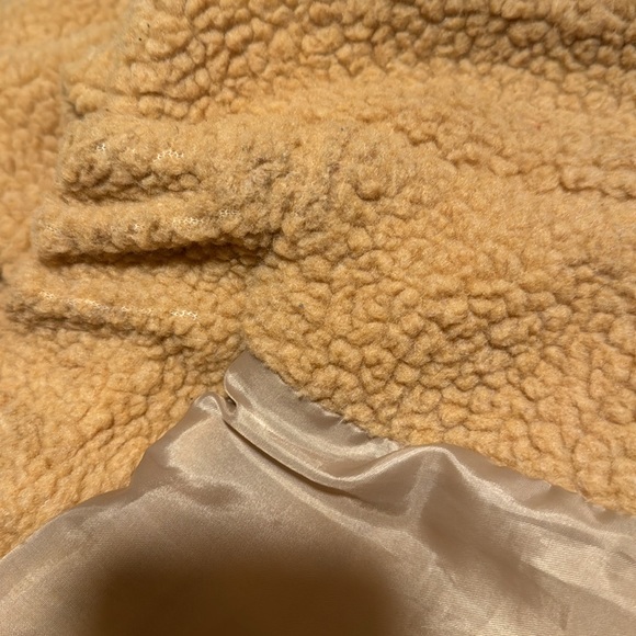 Teddy Bear Coat. - Picture 5 of 7